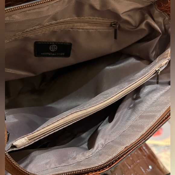 Harper & Hyde Croc Embossed Vegan Leather Tote - Picture 7 of 9